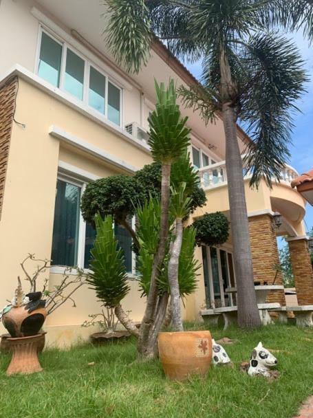 Yoch Pool Villa Паттая Екстер'єр фото