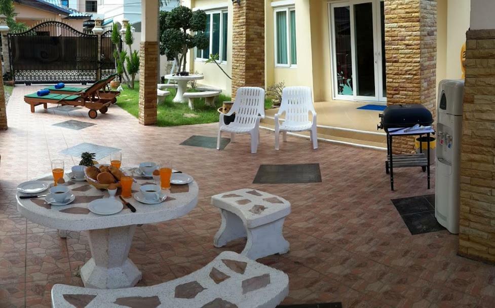 Yoch Pool Villa Паттая Екстер'єр фото